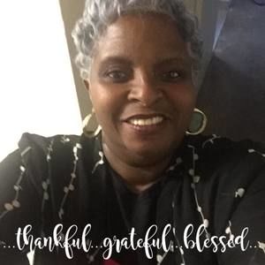 Meet your Posher, Yolanda